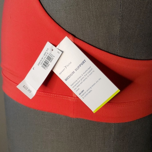 Sports top. - Picture 2 of 3